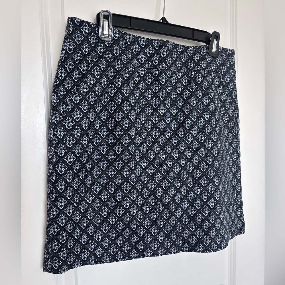 Ann Taylor Petite 12P Black White Print Skirt A-Line Work Office Classic Chic